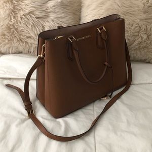 Michael Kors Mercer Crossbody Tote Large